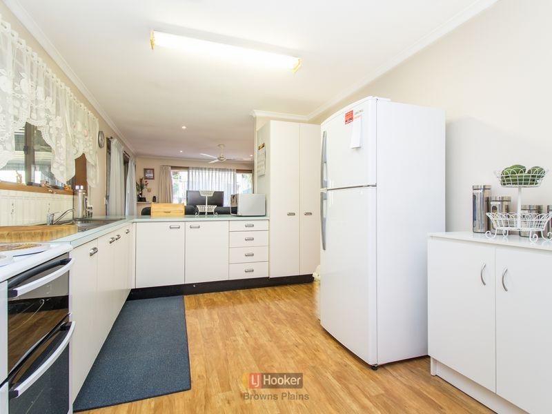 11 Barry Street, Boronia Heights QLD 4124