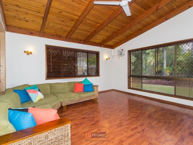 25 Whitcomb Street, Hillcrest QLD 4118