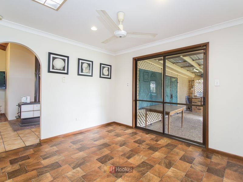 25 Whitcomb Street, Hillcrest QLD 4118