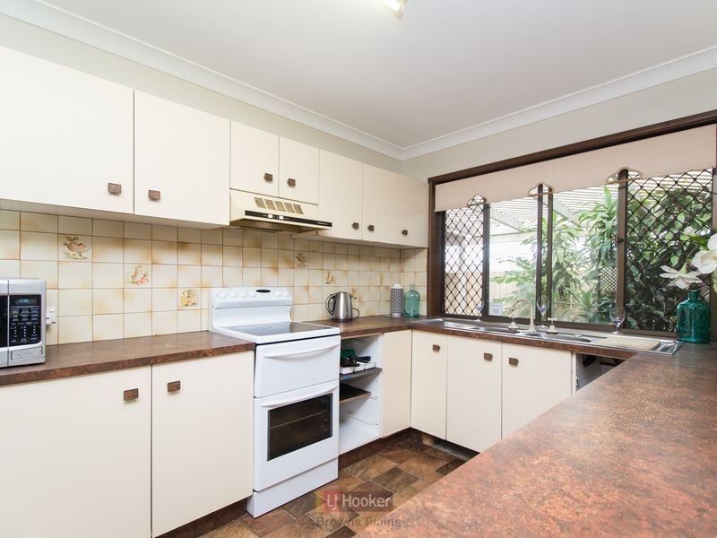 25 Whitcomb Street, Hillcrest QLD 4118