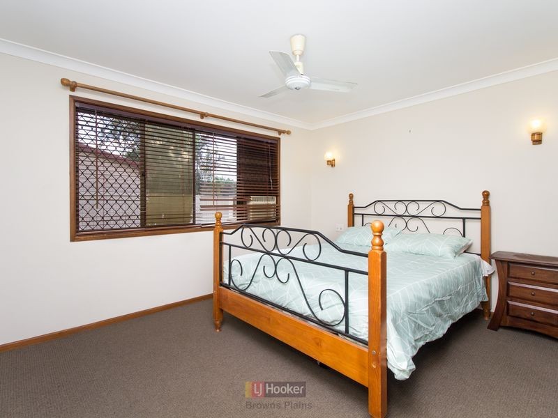 25 Whitcomb Street, Hillcrest QLD 4118