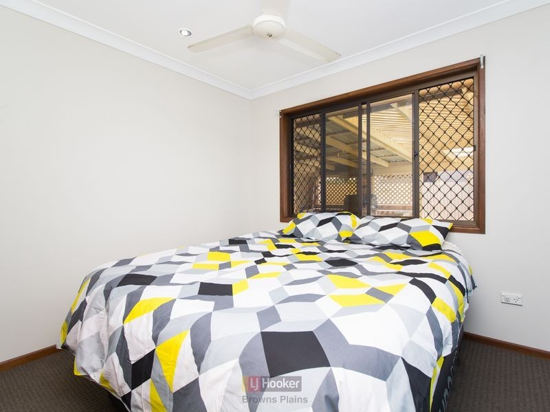 25 Whitcomb Street, Hillcrest QLD 4118