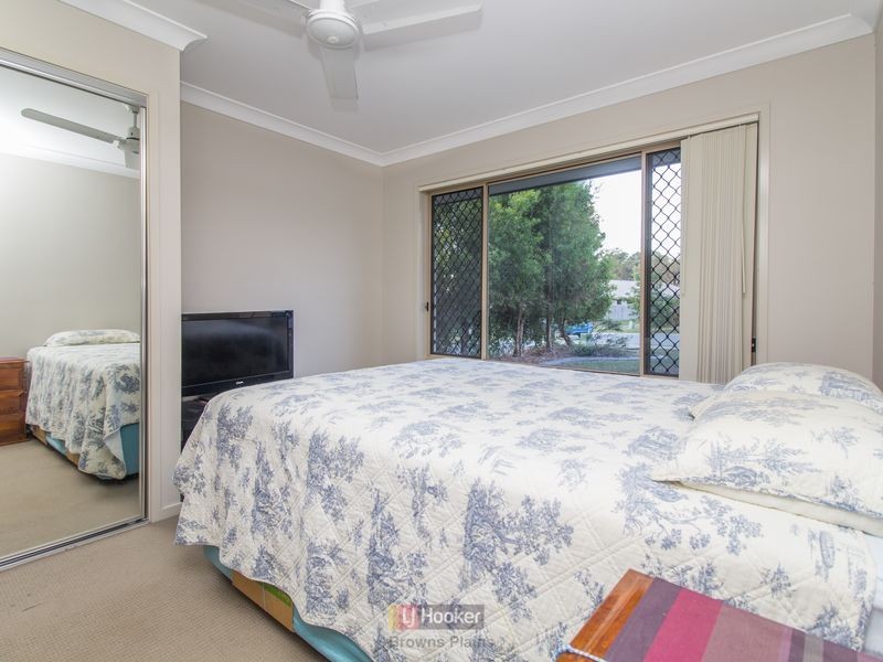 27 Lachlan Lane, Hillcrest QLD 4118