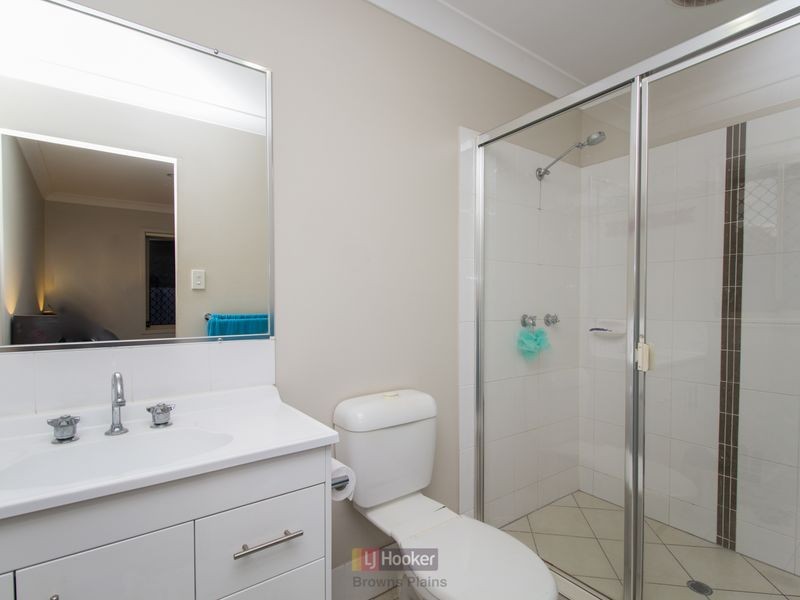 27 Lachlan Lane, Hillcrest QLD 4118