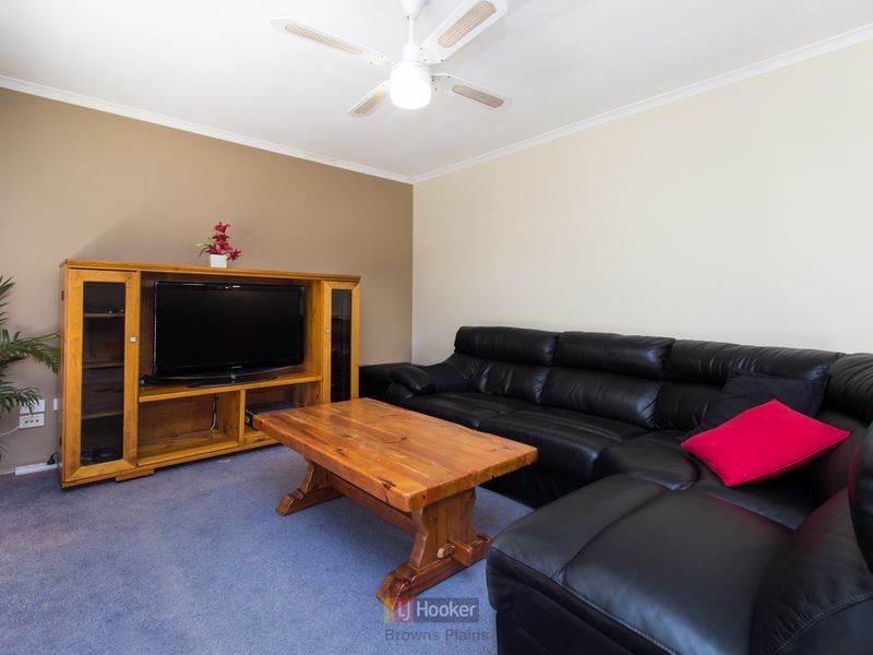 17 Bennett Drive, Regents Park QLD 4118