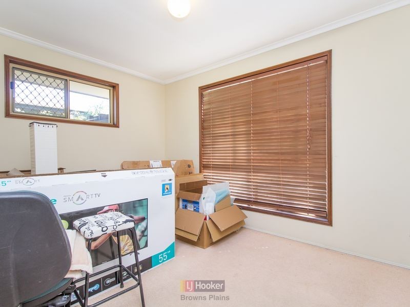 17 Bennett Drive, Regents Park QLD 4118