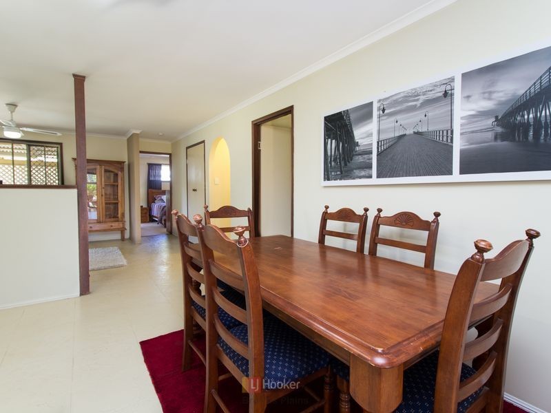 17 Bennett Drive, Regents Park QLD 4118