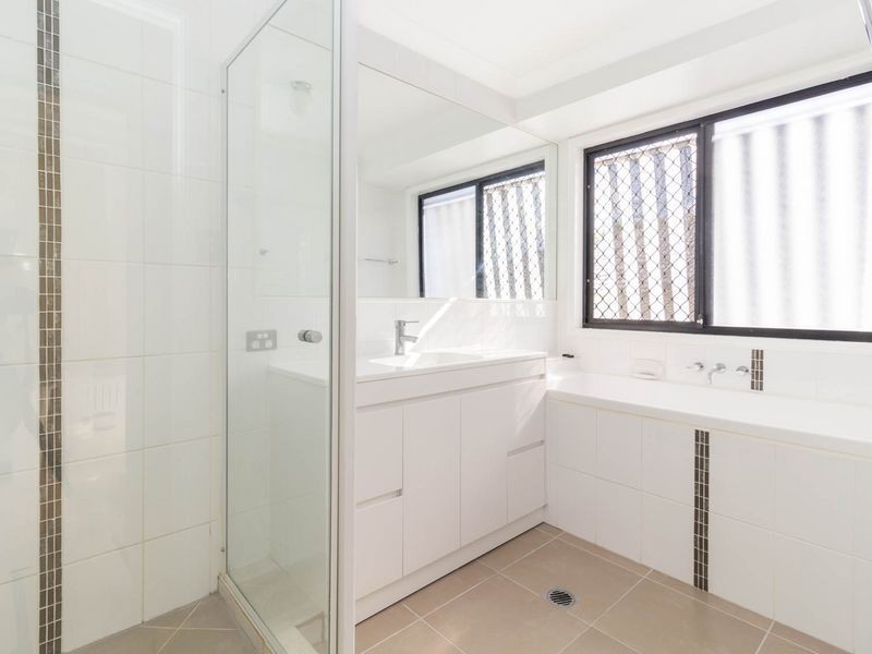 86 Woodlark Crescent, Parkinson QLD 4115