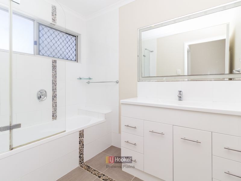 26 Mackellar Drive, Boronia Heights QLD 4124