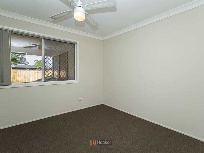 35 Silvertop Street, Hillcrest QLD 4118
