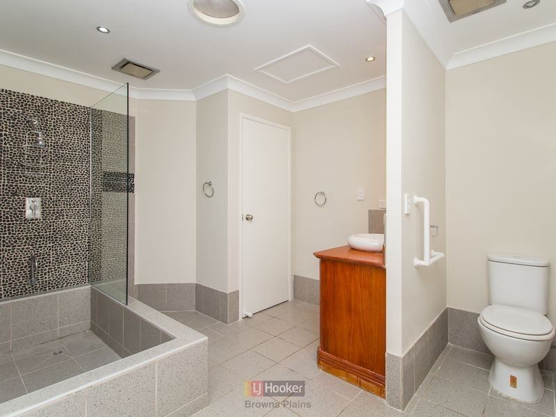 35 Silvertop Street, Hillcrest QLD 4118