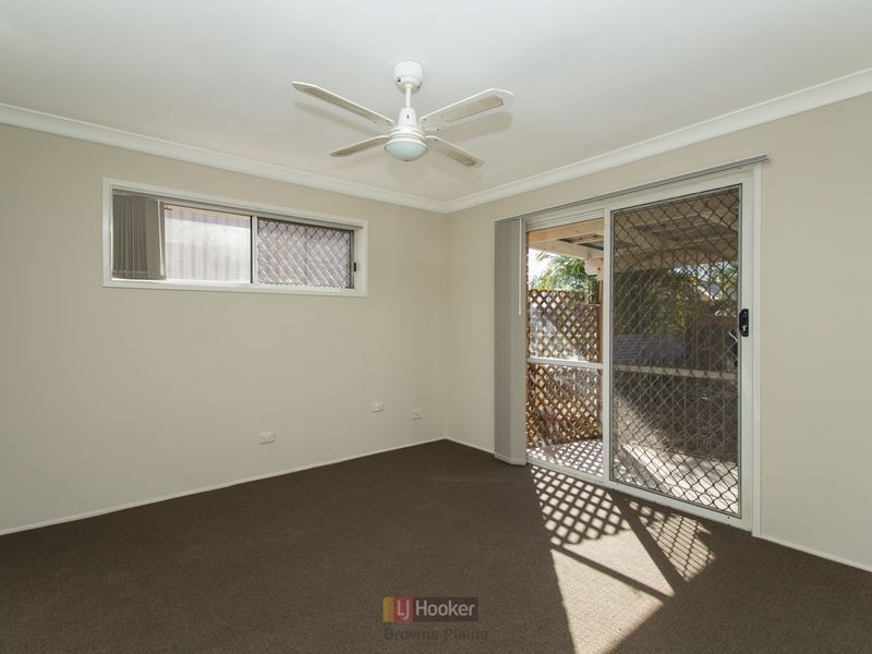 35 Silvertop Street, Hillcrest QLD 4118