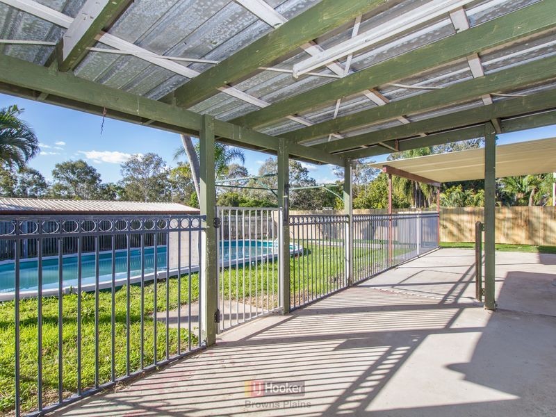 35 Silvertop Street, Hillcrest QLD 4118