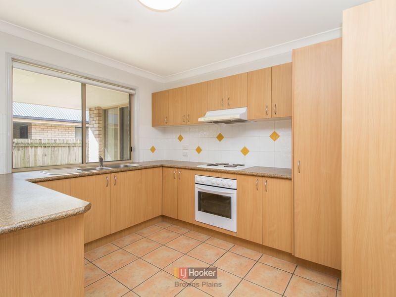 18 Pidgeon Boulevard, Crestmead QLD 4132