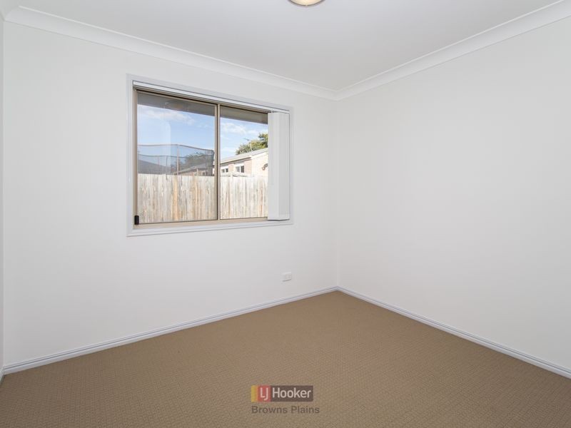 18 Pidgeon Boulevard, Crestmead QLD 4132