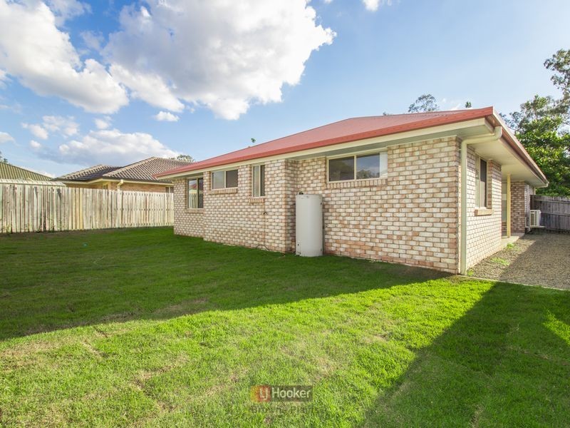 18 Pidgeon Boulevard, Crestmead QLD 4132