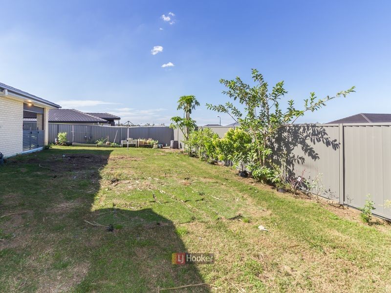 11 Thames Drive, Regents Park QLD 4118