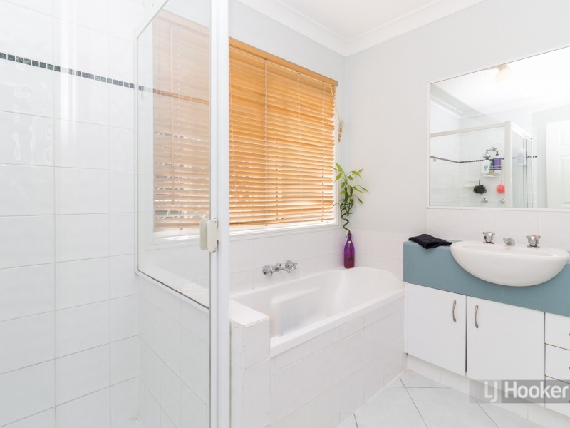 11 Cinear Court, Regents Park QLD 4118