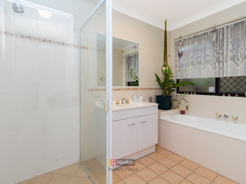 4 Lake Cooloola Court, Logan Reserve QLD 4133