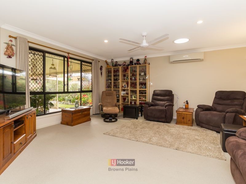 4 Lake Cooloola Court, Logan Reserve QLD 4133