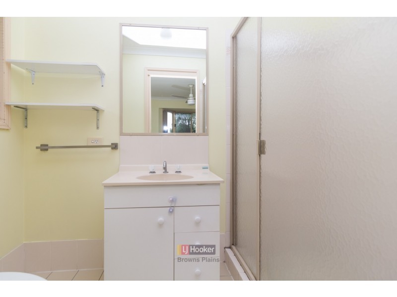 18 Isaac Court, Hillcrest QLD 4118