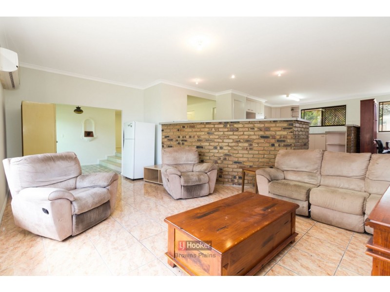 1 Enford Street, Hillcrest QLD 4118