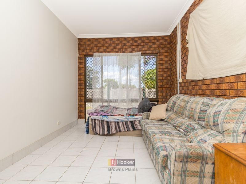 1 Enford Street, Hillcrest QLD 4118