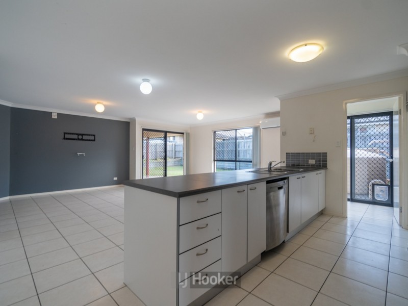 25 Delaforce Street, Regents Park QLD 4118