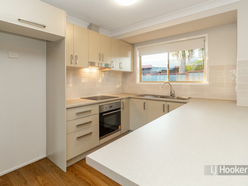 34 Seaton Street, Hillcrest QLD 4118