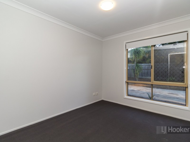 34 Seaton Street, Hillcrest QLD 4118