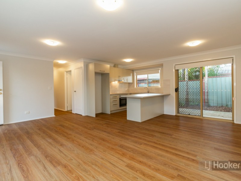 34 Seaton Street, Hillcrest QLD 4118