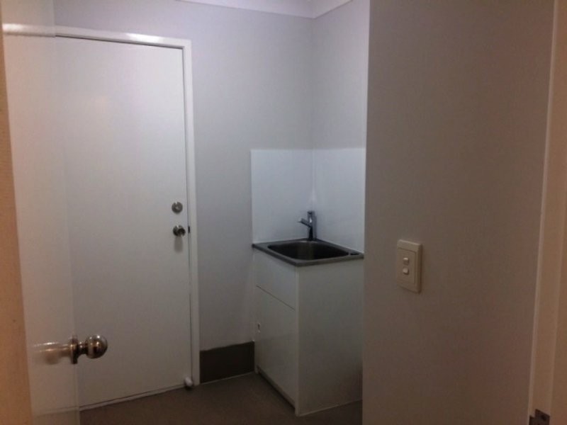 34 Seaton Street, Hillcrest QLD 4118