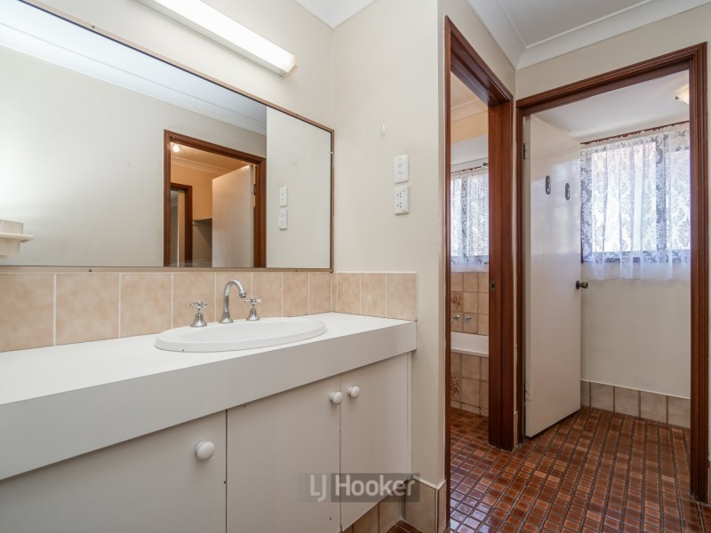 99 Estramina Road, Regents Park QLD 4118
