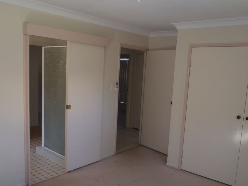 12 Silverash Court, Regents Park QLD 4118