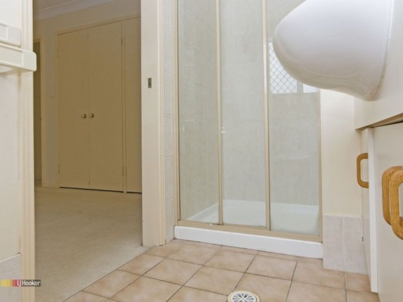 28 Solandra Circuit, Regents Park QLD 4118