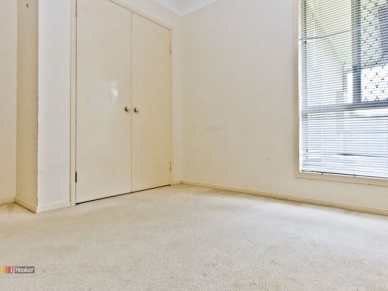 28 Solandra Circuit, Regents Park QLD 4118