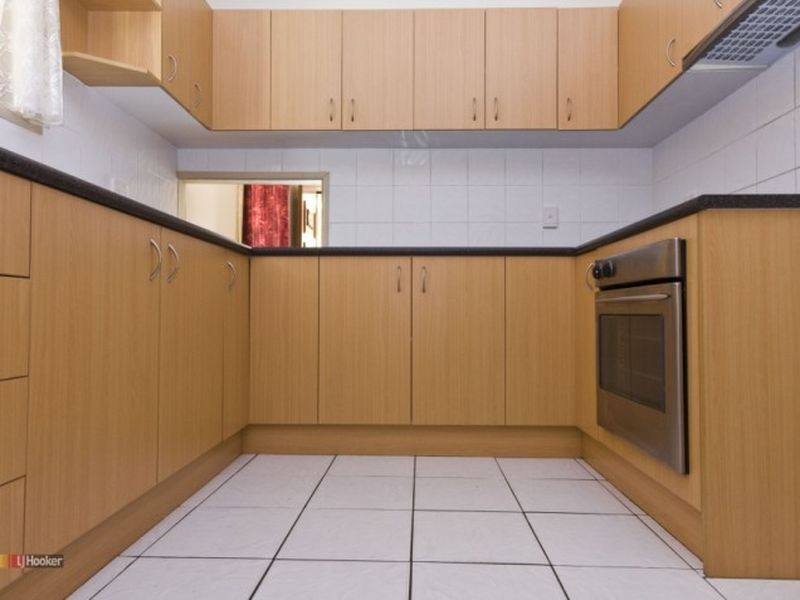 5 Silvertop Street, Hillcrest QLD 4118