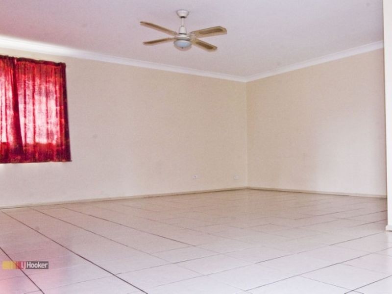 5 Silvertop Street, Hillcrest QLD 4118