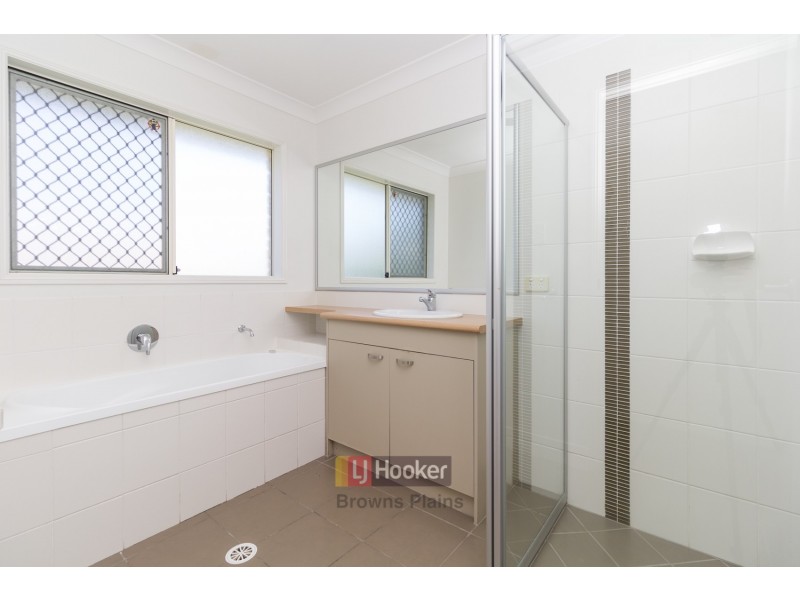 12 Brodie Court, Hillcrest QLD 4118