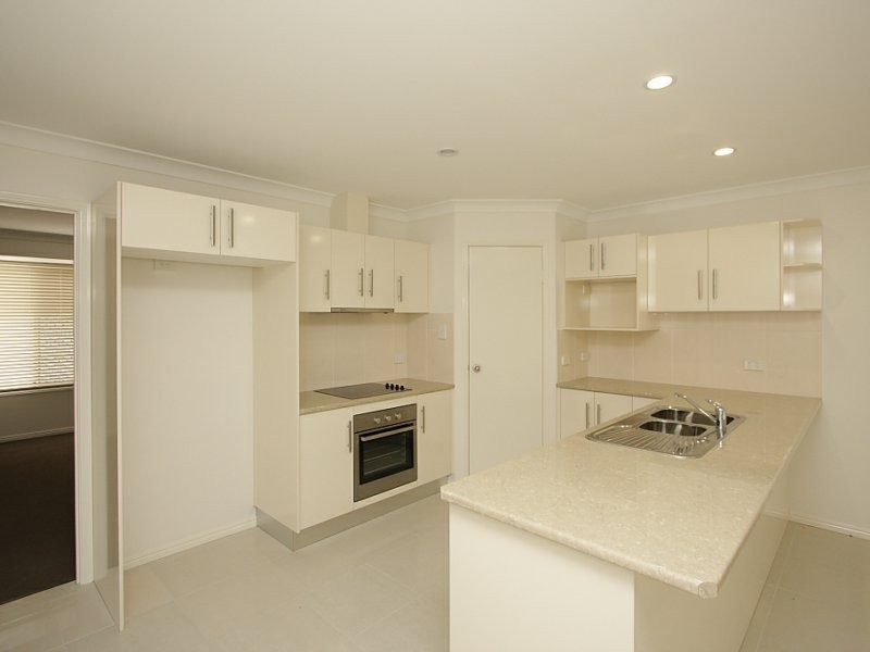 Unit 1/22 Charlton Place, Regents Park QLD 4118