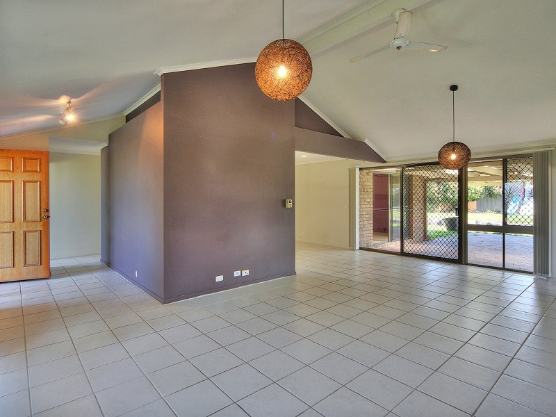 39 Volant Street, Regents Park QLD 4118