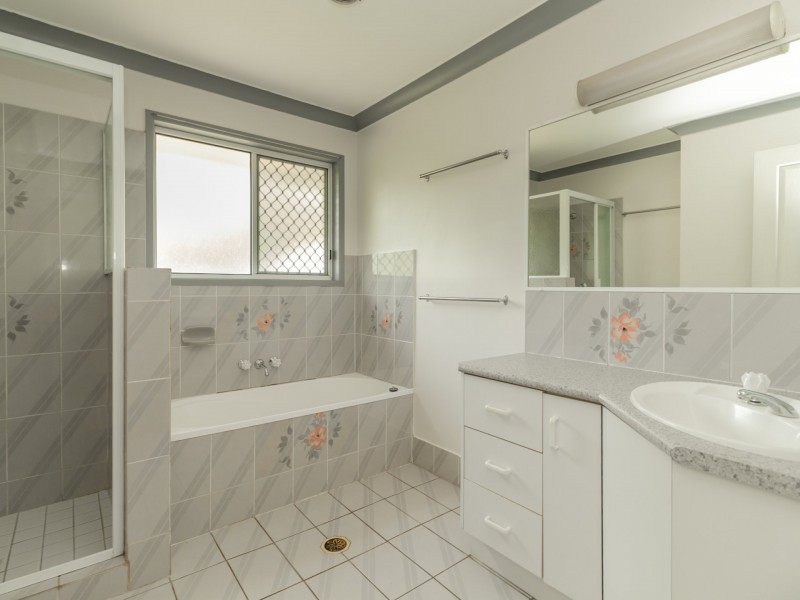 2 Ethion Drive, Regents Park QLD 4118