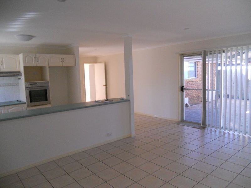 19 Dorachus Drive, Regents Park QLD 4118