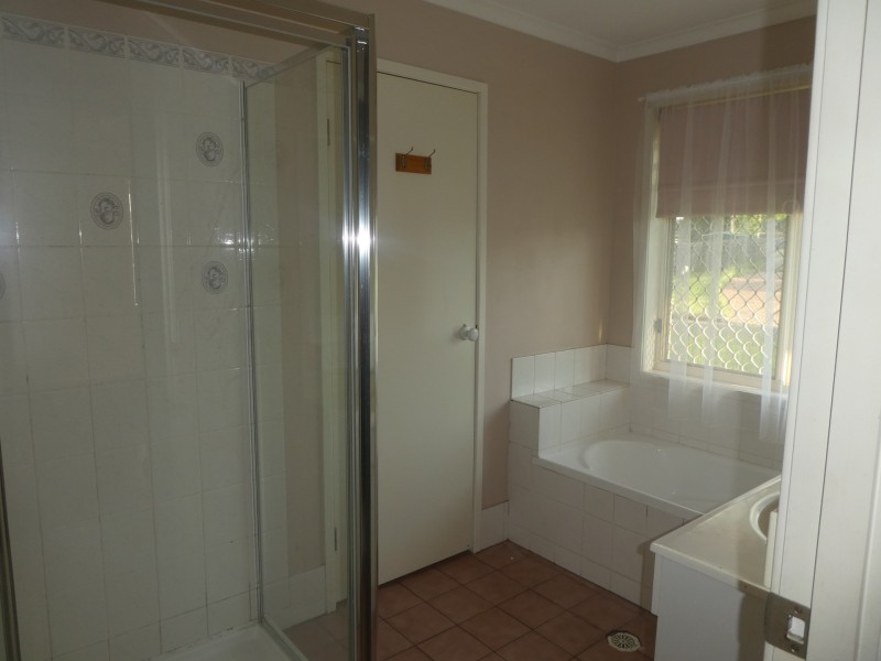 35 Thistle Street, Regents Park QLD 4118