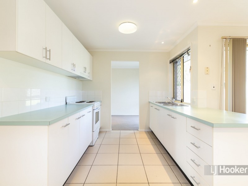 36 Federation Drive, Hillcrest QLD 4118