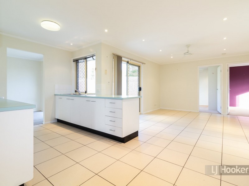 36 Federation Drive, Hillcrest QLD 4118