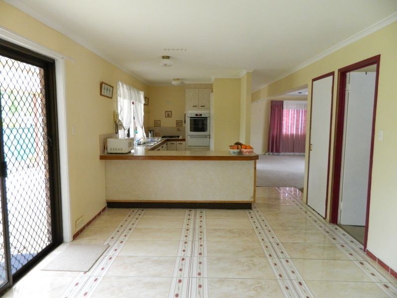 4 Owens Crescent, Regents Park QLD 4118