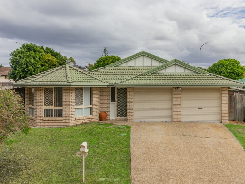 22 Fromelles Court, Regents Park QLD 4118