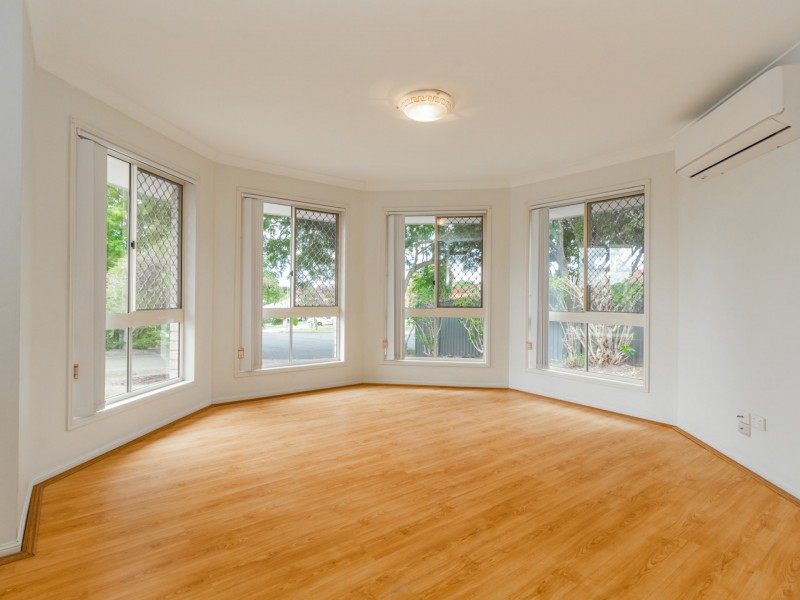 22 Fromelles Court, Regents Park QLD 4118