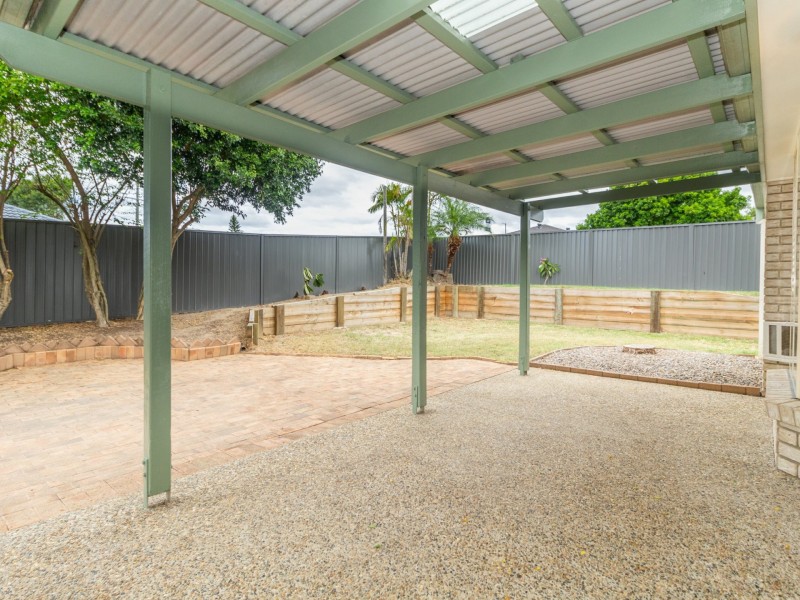22 Fromelles Court, Regents Park QLD 4118